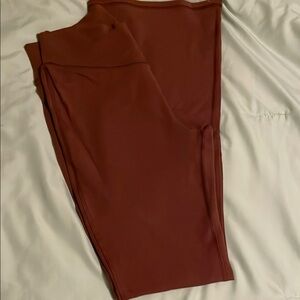 Old Navy Active High-Rise Flare Leggings in Deep Brown